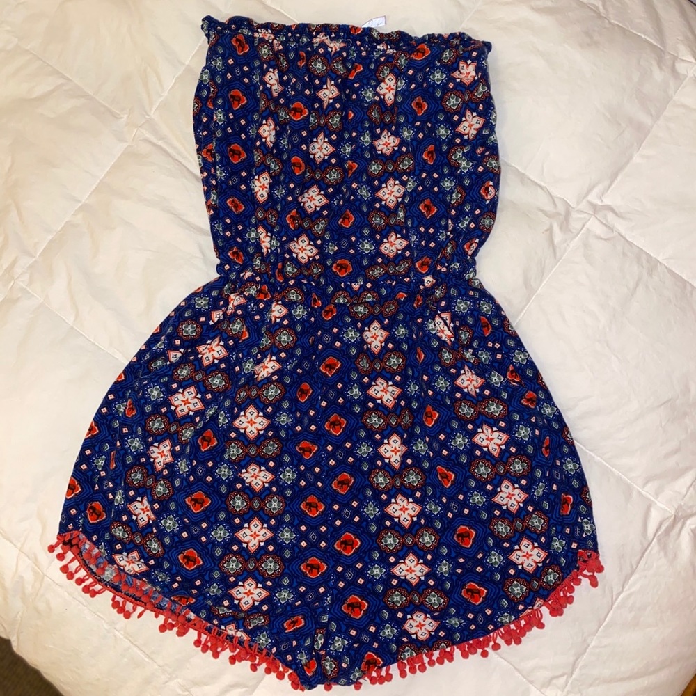 Francesca’s Patterned Romper - Picture 1 of 2